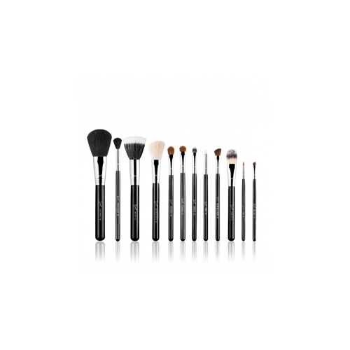 Sigma Make Me brush Essential Kit in black